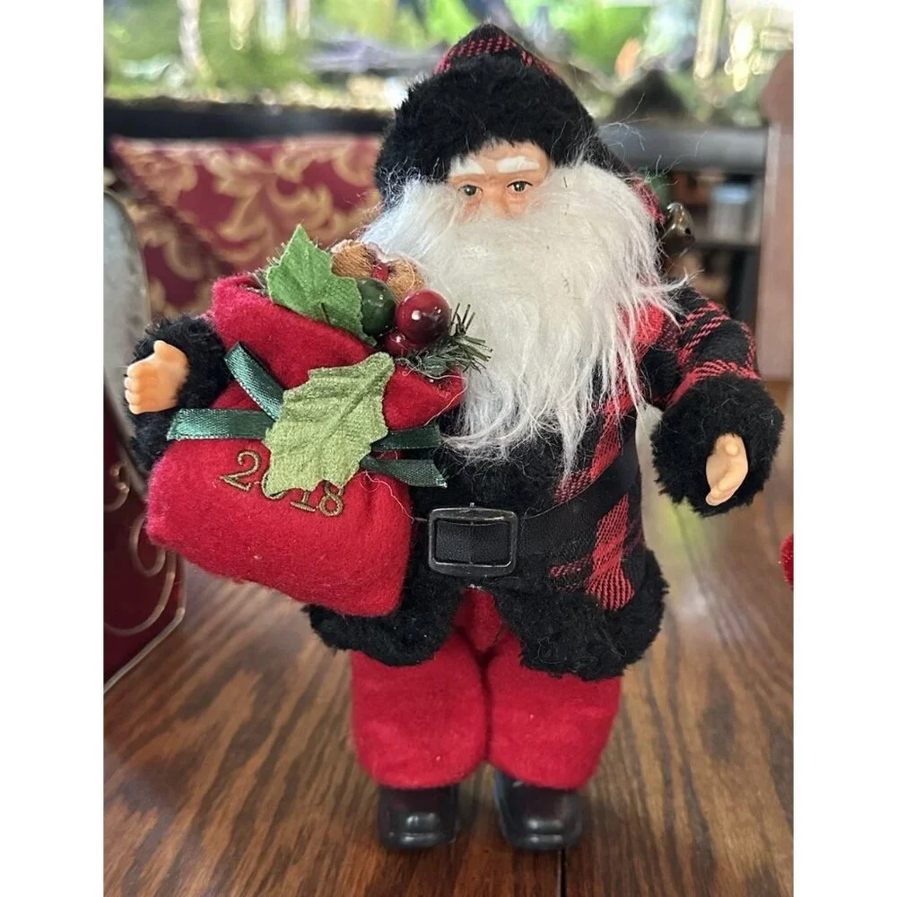 Pair of Santa Figures‎ from 2017 & 2018 8.5” Tall